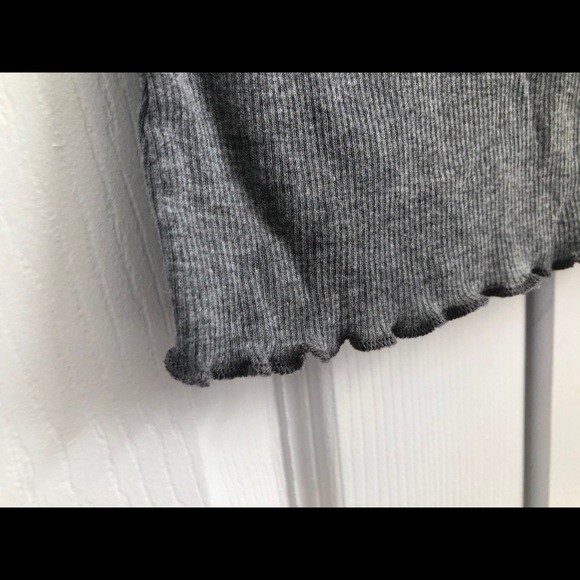 Off the shoulder lettuce hem shirt - Picture 4 of 4